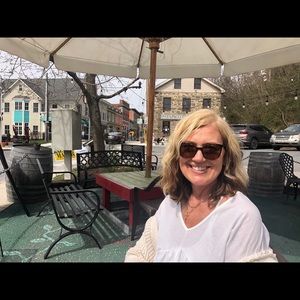 Meet your Posher, Loretta